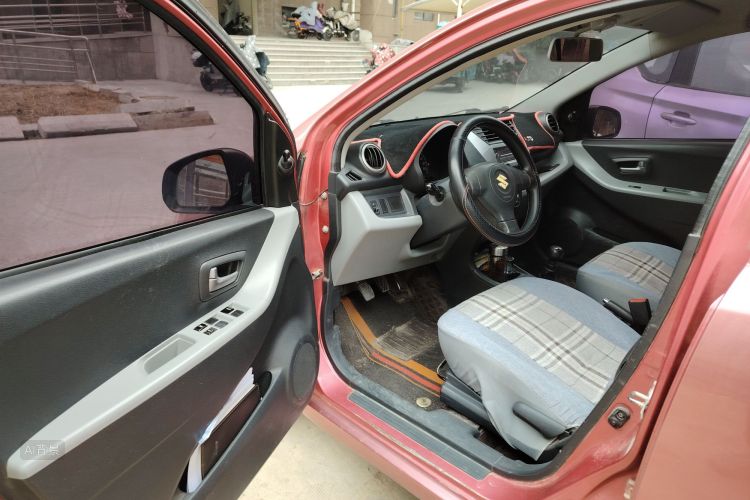 Suzuki Alto 2015 imagen de coche #18