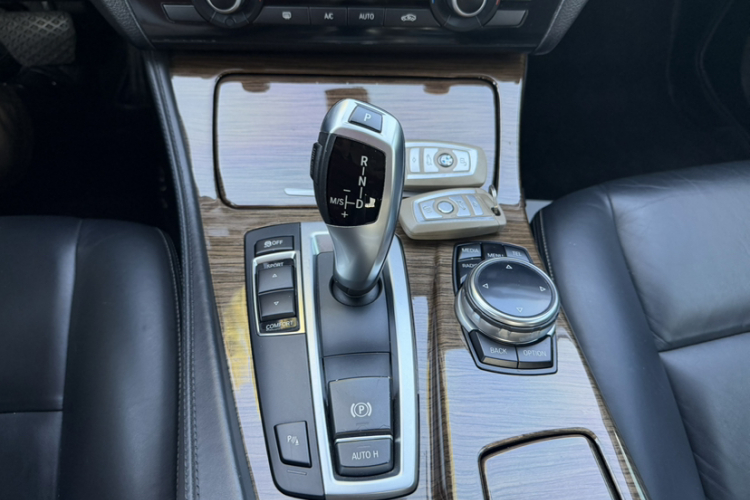 BMW 5 Series 2014 car image #18