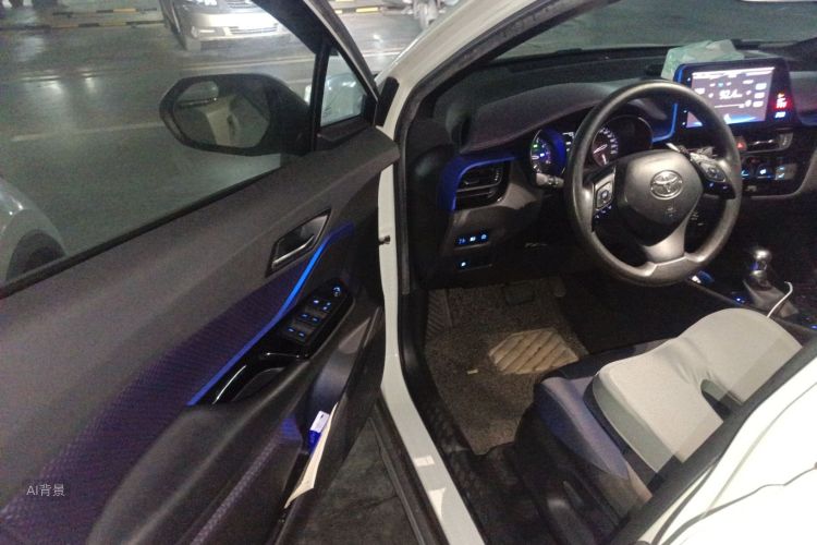 Toyota C-HR 2019 immagine di auto #18