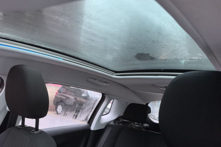 Peugeot 2008 2014 car image #18