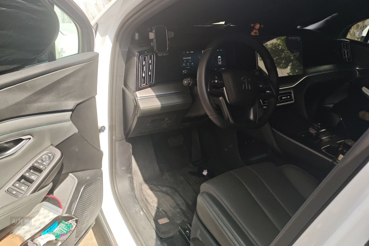 BYD SongL DM-i 2025 car image #18