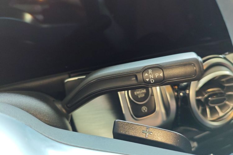 Mercedes-Benz GLB Class 2025 #18 Mercedes-Benz GLB Class 2025 immagine di auto #18