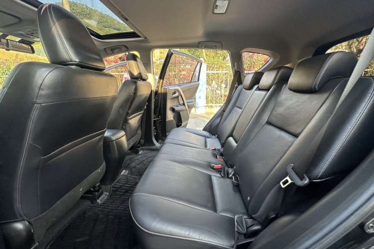 Toyota RAV4 2015 car image #18