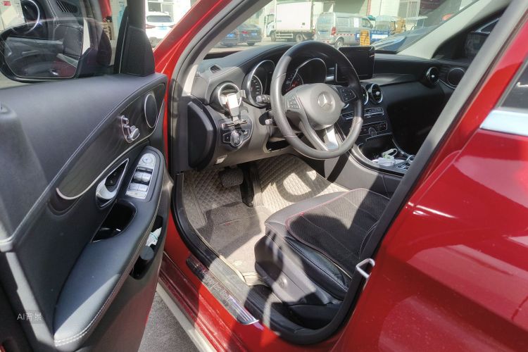 Mercedes-Benz C Class 2017 car image #18