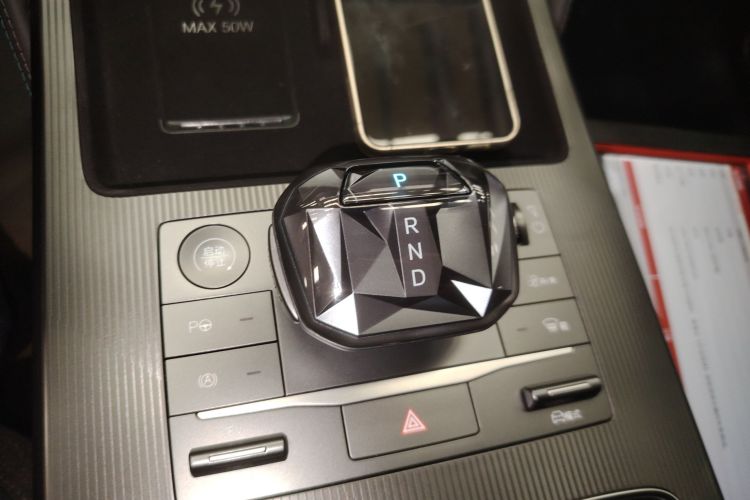 BYD SongL DM-i 2025 car image #18