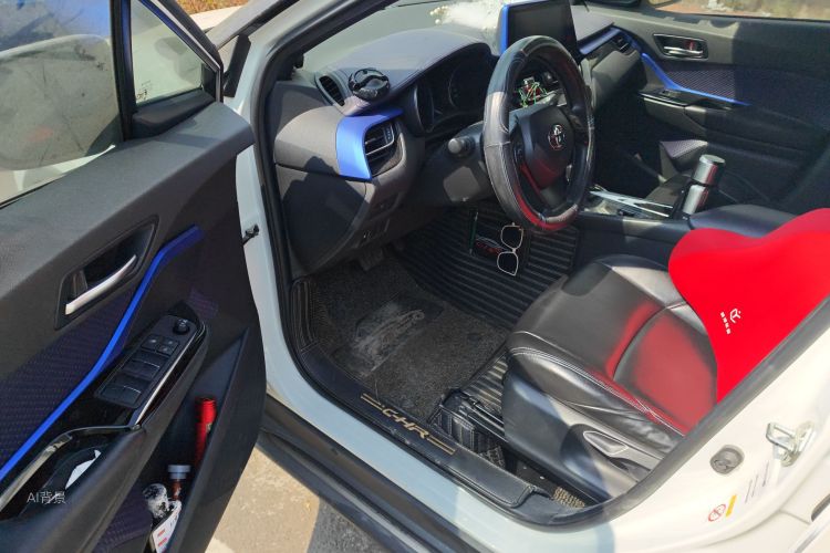 Toyota C-HR 2018 imagem de carro #18