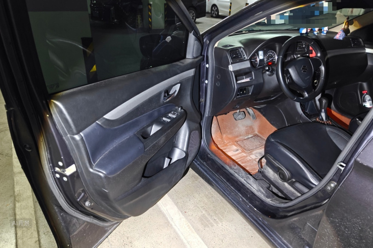 Suzuki Ciaz 2015 изображение автомобиля #18