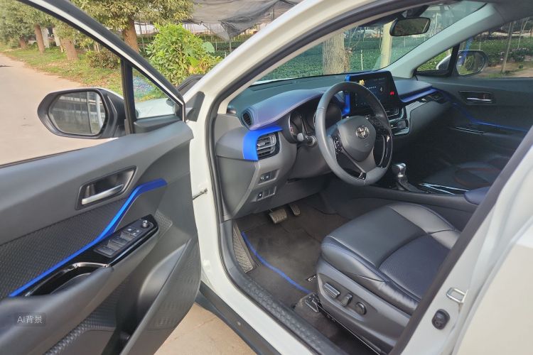 Toyota C-HR 2023 immagine di auto #18