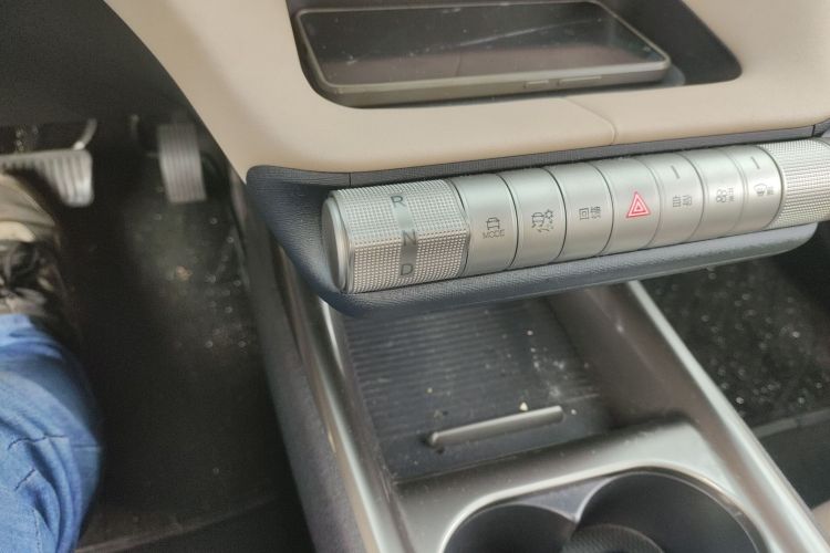 BYD Dolphin 2024 #18 BYD Dolphin 2024 car image #18