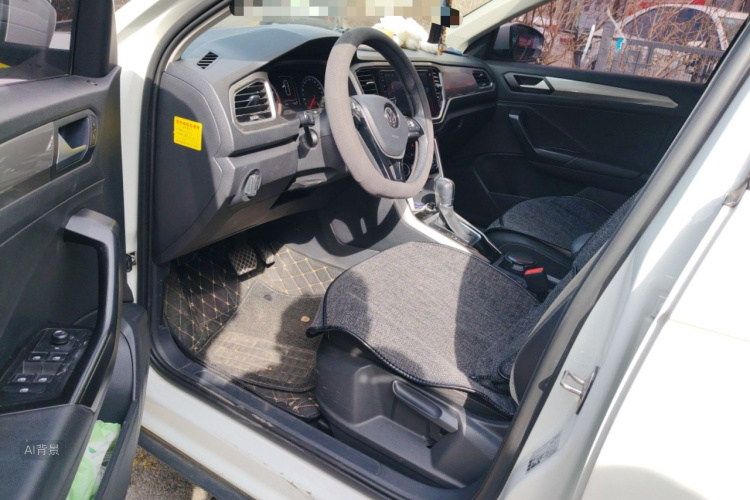 T-Roc 2018 car image #18