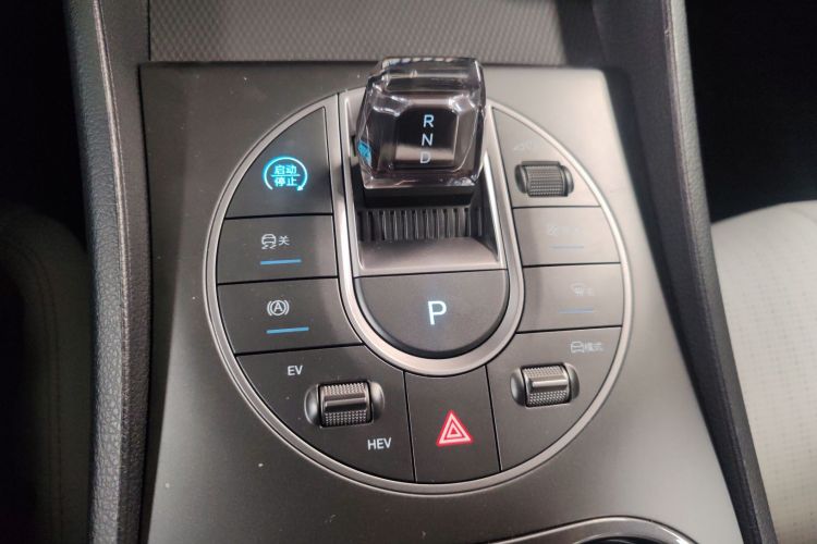 BYD Seal 05 DM-i 2025 car image #18