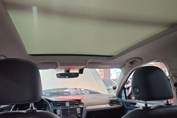 Volkswagen Tiguan L 2018 car image #18