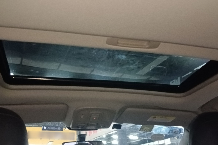 Citroen C4L 2015 car image #18