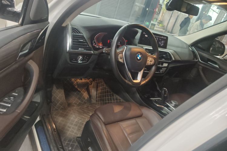 BMW X3 2020 car image #18