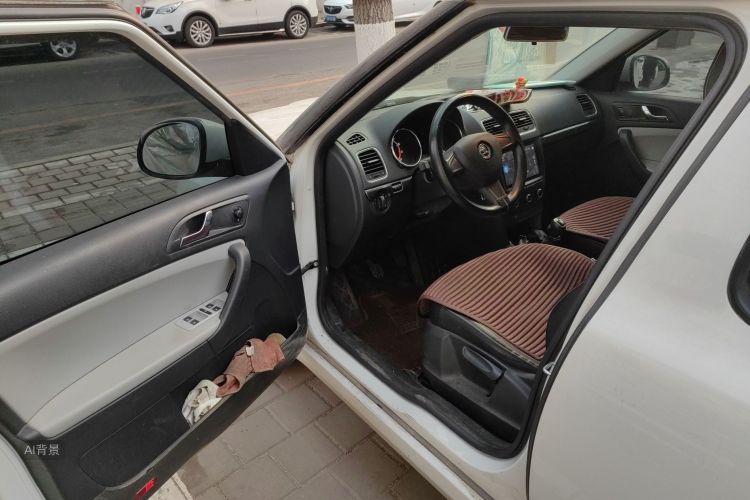 Skoda Yeti 2018 car image #18