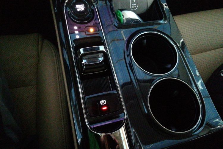 GAC Trumpchi E8 New Energy 2024 car image #18