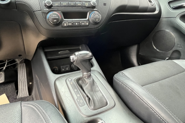 起亚 起亚K3 2014 汽车图片 #18