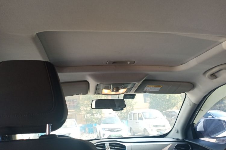 MG GS 2015 car image #18