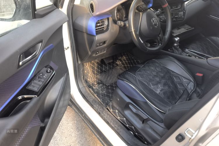 Toyota C-HR 2019 immagine di auto #18