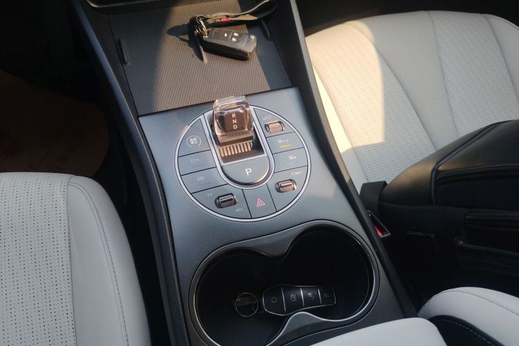 BYD Seal 05 DM-i 2025 car image #18