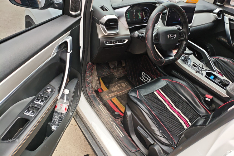 GEELY Coolray 2023 image de voiture #18