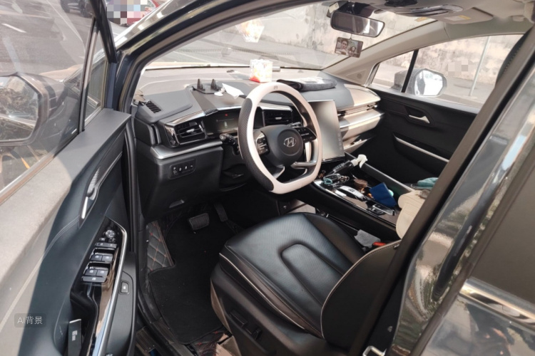 Hyundai Custo 2025 car image #18