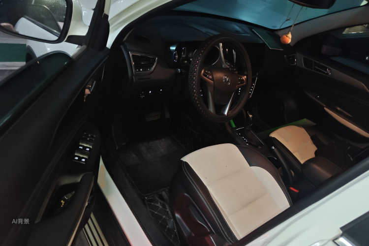 Changan CS35 2018 صورة سيارة #18