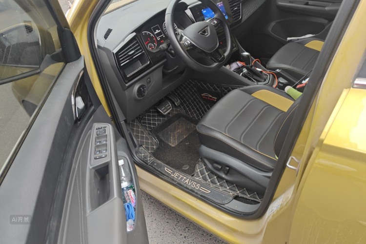 VS5 2019 car image #18