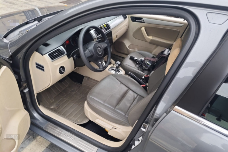 Volkswagen Bora 2012 immagine di auto #18