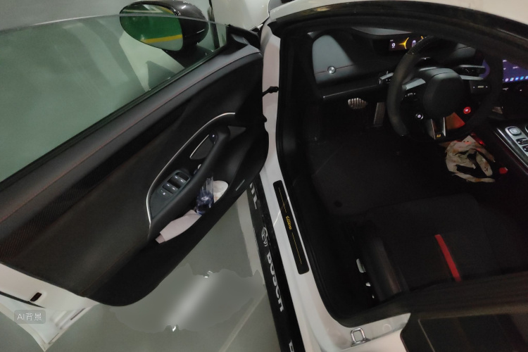 MI SU7 Ultra 2025 car image #18