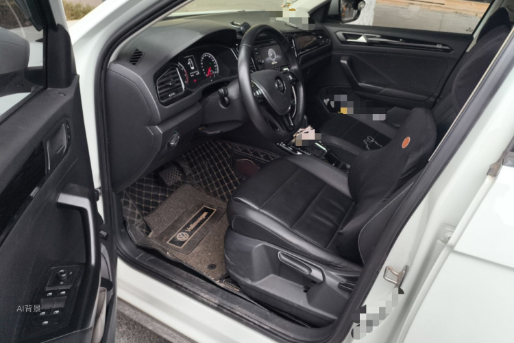 T-Roc 2018 car image #18