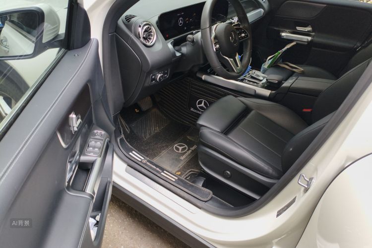 Mercedes-Benz GLB Class 2021 car image #18