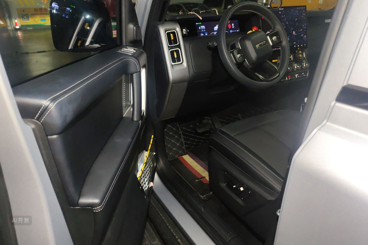 2025 car image #18