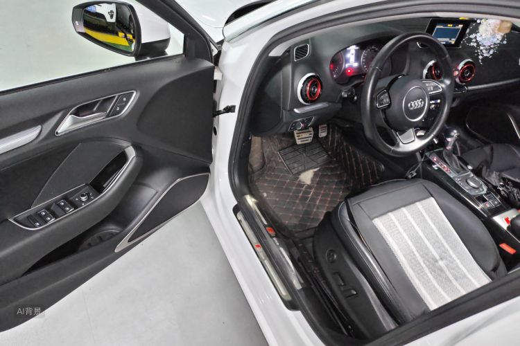 Audi A3 2018 car image #18