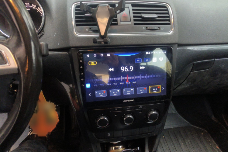 Skoda Yeti 2016 car image #18