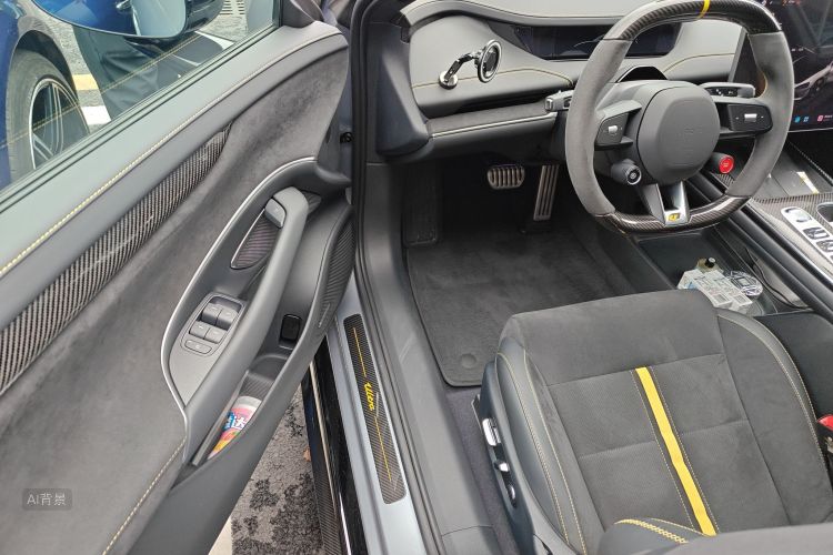 MI SU7 Ultra 2025 car image #18