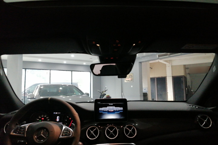 Mercedes-Benz GLA AMG 2018 car image #18