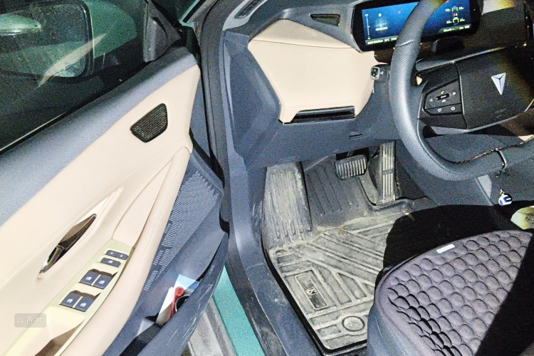 Deepal SL03 2022 car image #18