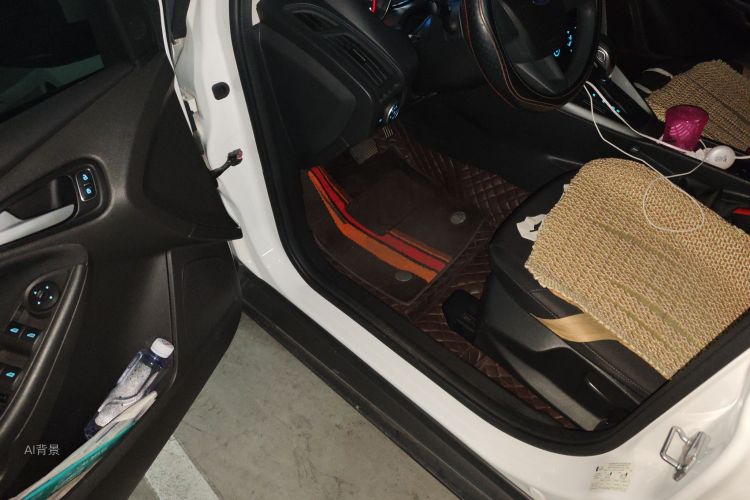 Ford Focus 2018 car image #18