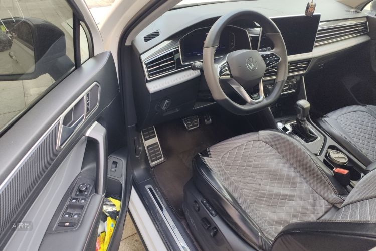 Volkswagen Tiguan X 2022 car image #18