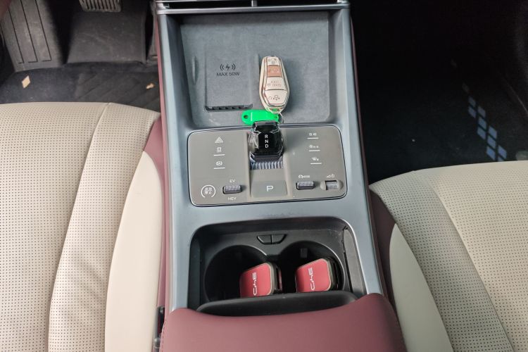 BYD Seal 07 DM-i 2024 صورة سيارة #18