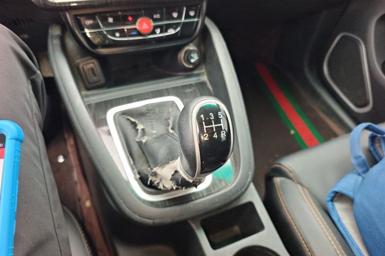 SWM X7 2021 immagine di auto #18