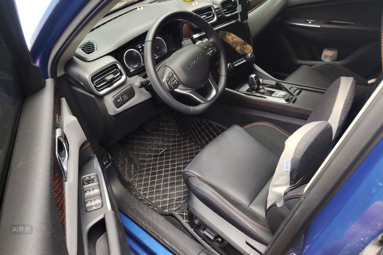 Lynk & Co 02 2018 #18 Lynk & Co 02 2018 car image #18
