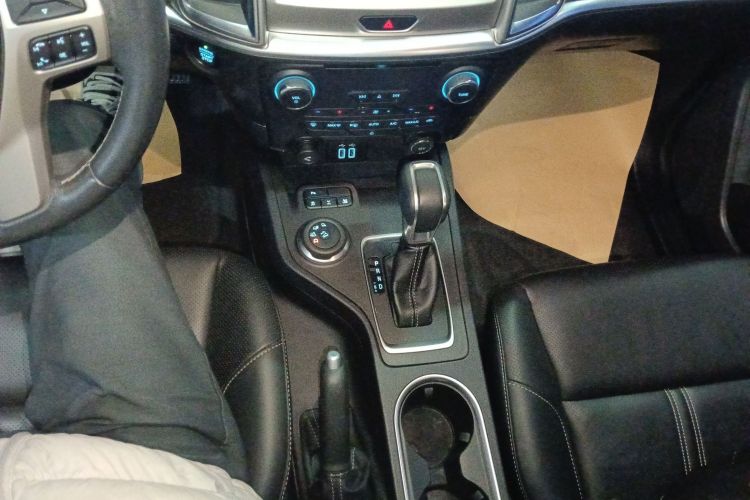 Ford Everest 2020 imagen de coche #18