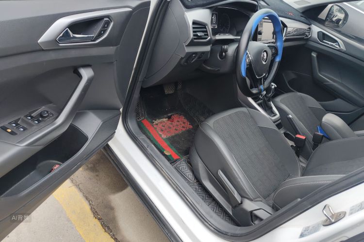 Volkswagen T-Cross 2020 car image #18