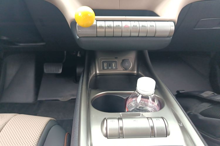 BYD Dolphin 2024 car image #18