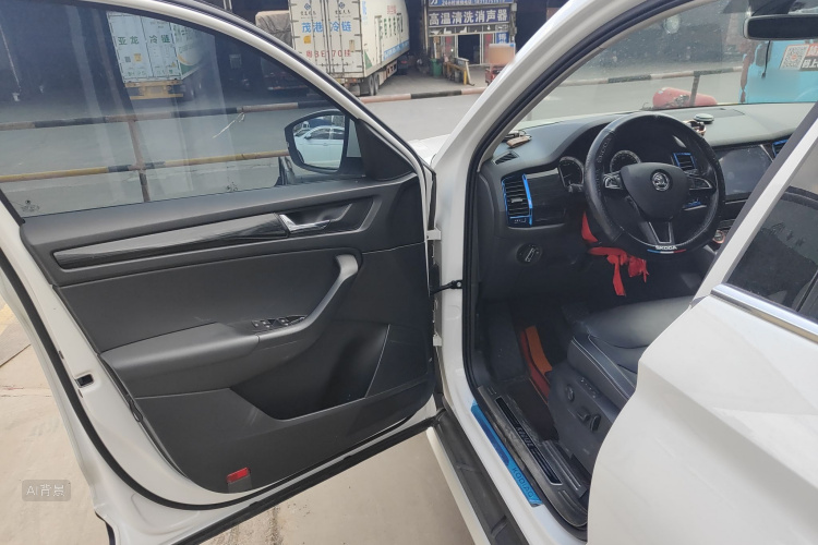 Skoda Kodiaq 2017 immagine di auto #18