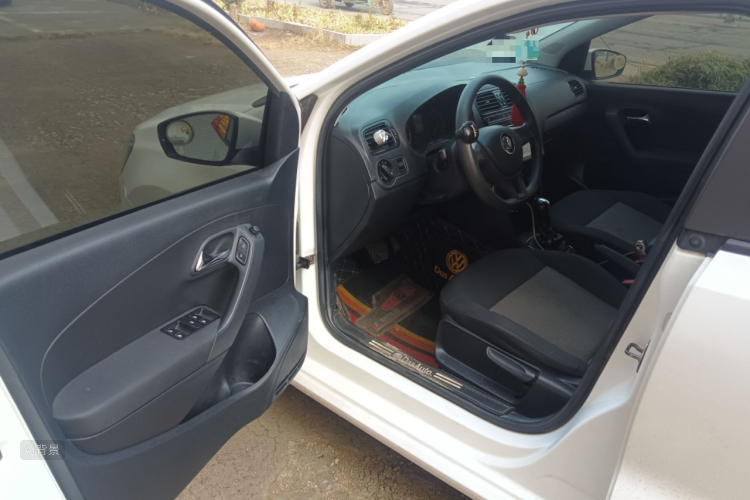 Polo 2019 car image #18