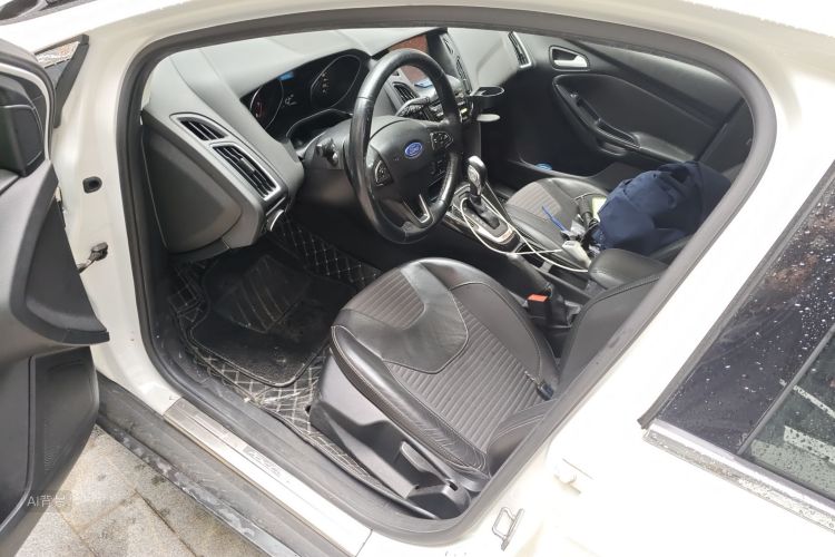 Ford Focus 2015 car image #18