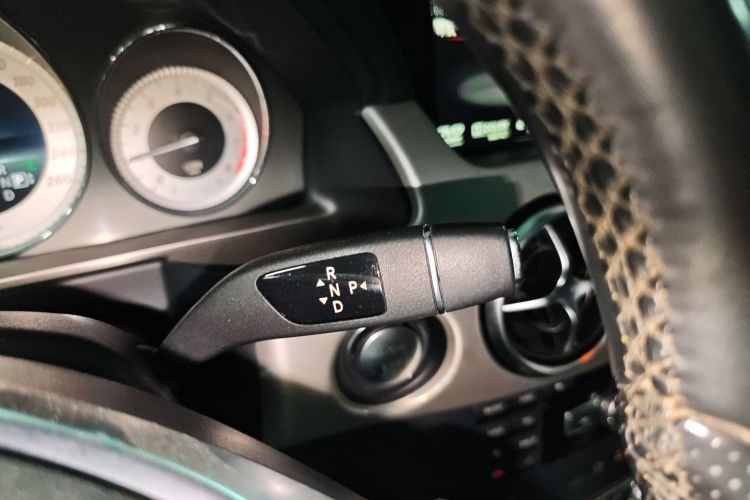 Mercedes-Benz GLK Class 2016 car image #18